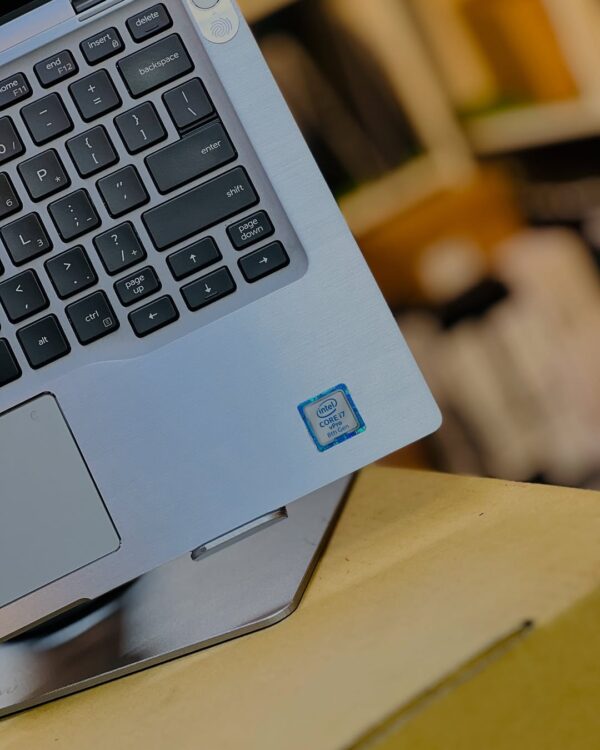 Dell Latitude 7400